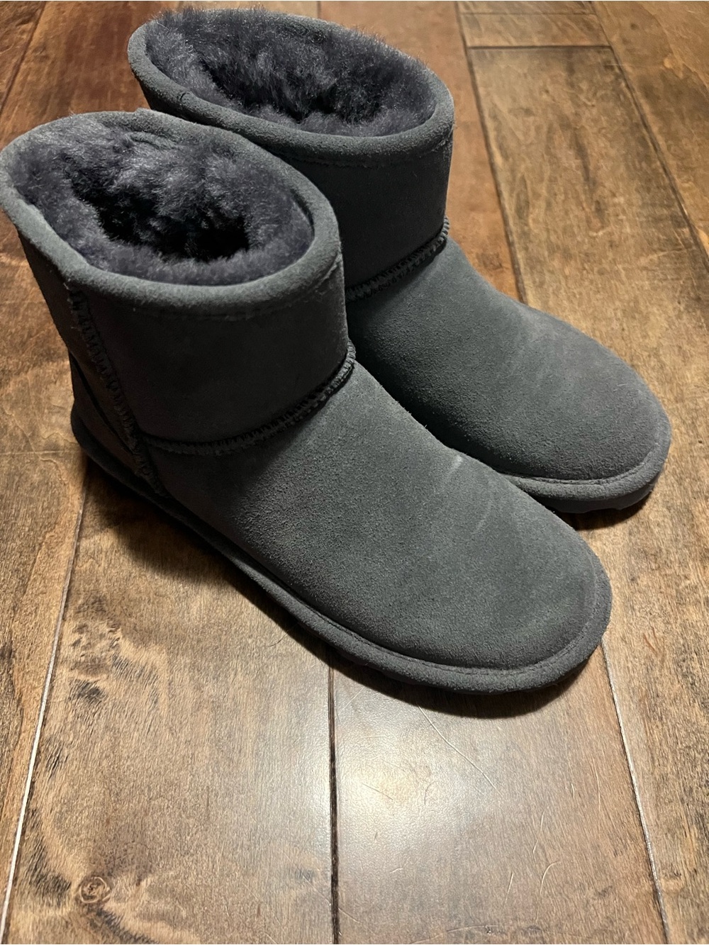 BearPaw Women's Short Plush-Lined Boots - Charcoal Gray